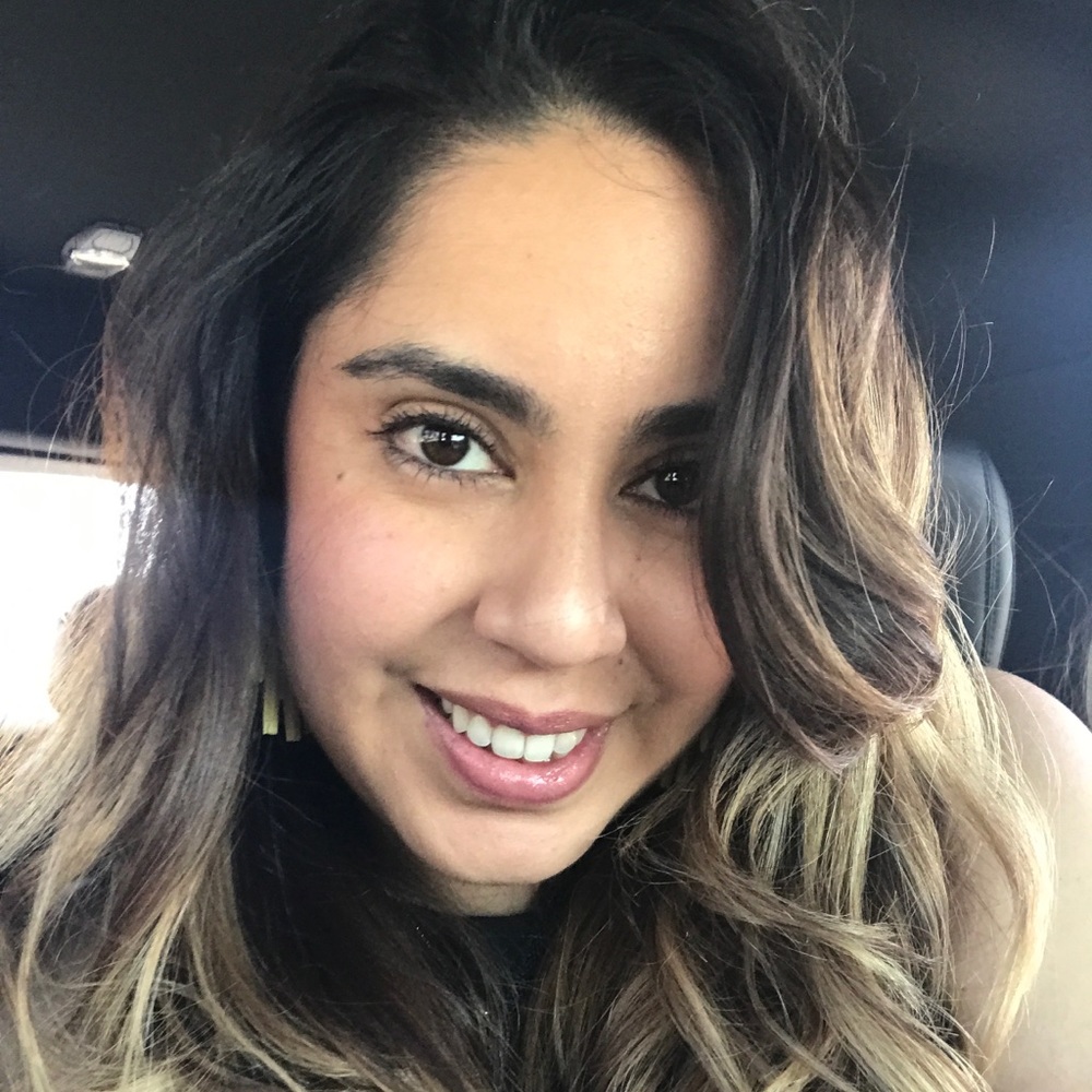 Meet your Posher, Maura